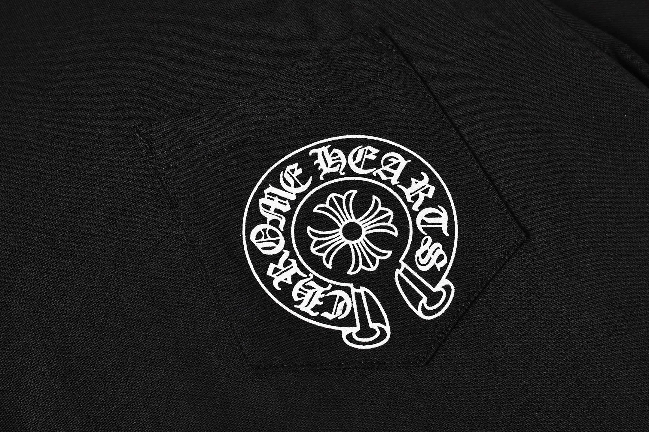 P150 -Chrome Hearts/Chrome Hearts basic Sanskrit letter printed short-sleeved T-shirt -High weight, high density and high quality. The wool is soft, delicate and skin-friendly. It feels soft and silky. It has excellent warmth and skin-friendly properties. -Customized weaving and dyeing, no color difference, regardless of fabric or workmanship details. Rolled over the ordinary version on the market -Colour: black white -Size: S M L XL